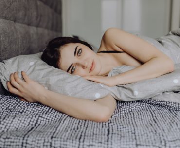 Chico Hookup | Where to Pick Up and Date Girls in Chico Beautiful young woman lying on the sofa