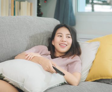 Chula Vista Hookup | Where to Pick Up and Date Girls Young woman lying on a sofa