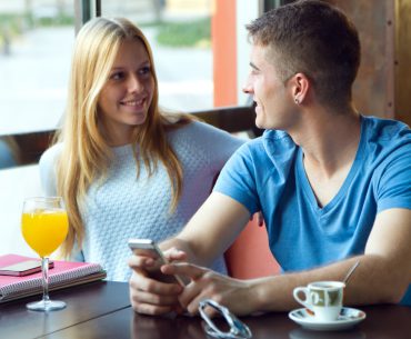 Dayton Hookup | Where to Pick Up and Date Girls in Dayton Two people on a date in a cafe